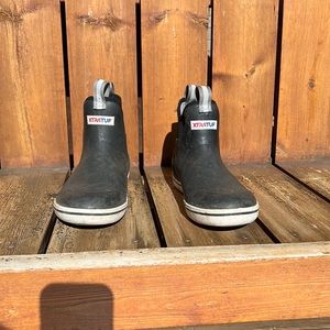 Xtratuf 6 in ankle deck boots